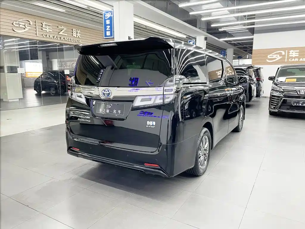 Toyota Vellfire 2022 — фото 6