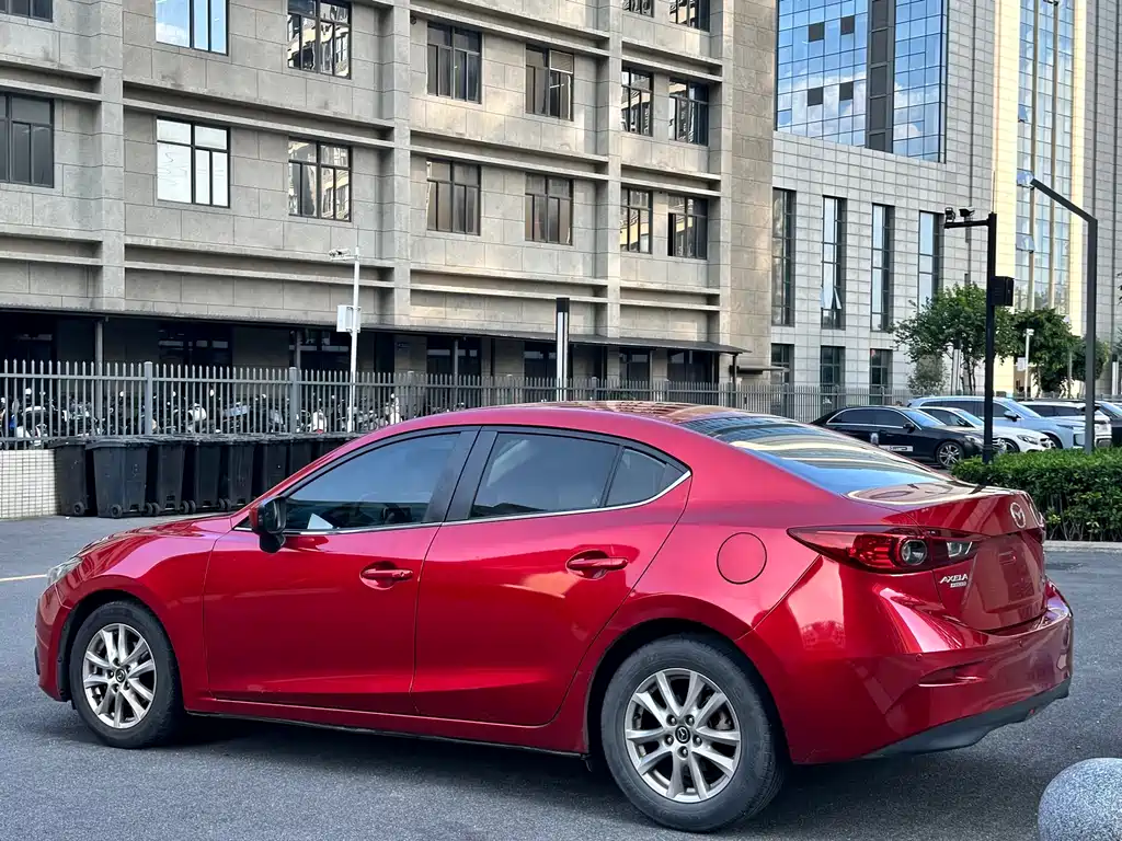Mazda 3 Axela 2015