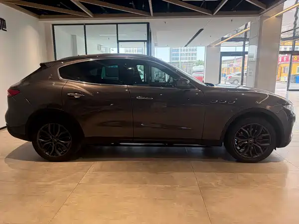 Maserati Levante 2021