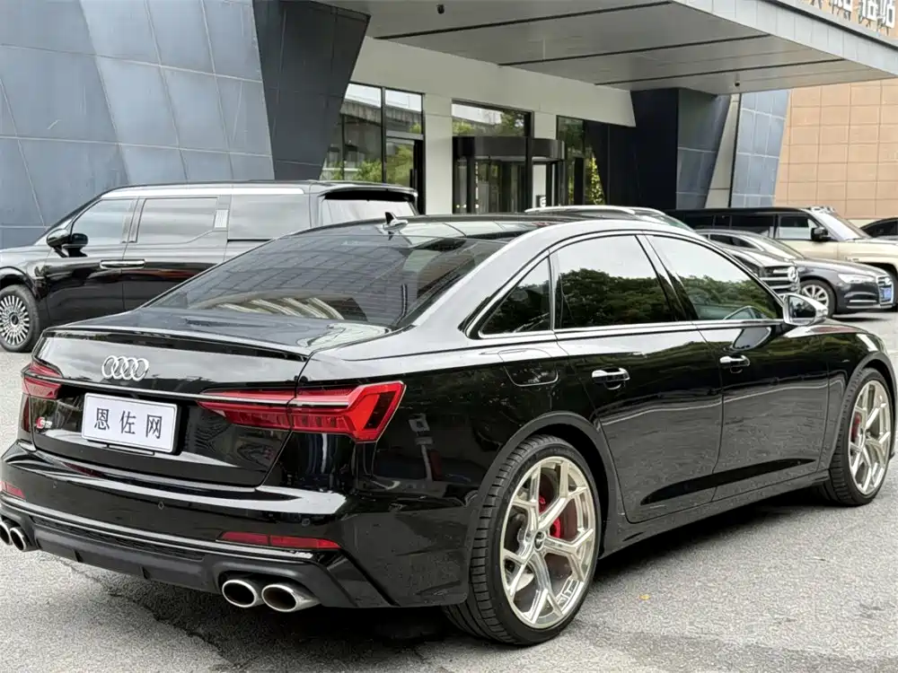 Audi S6 2021 — фото 22