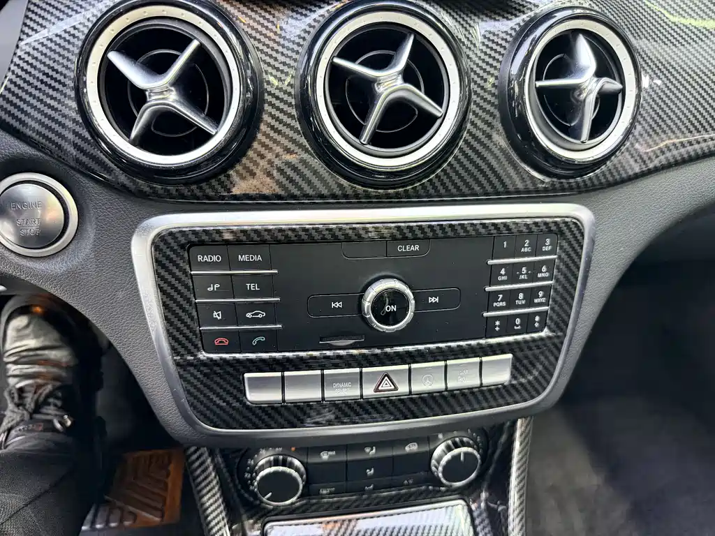 Mercedes-Benz GLA 2018 — фото 17