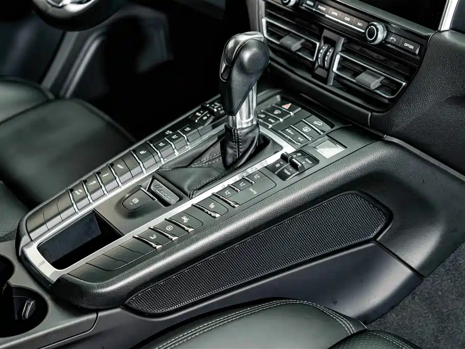 Porsche Macan 2019 — фото 18