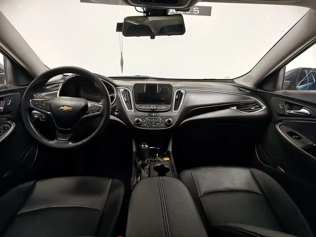 Chevrolet Malibu XL 2022 — фото 18