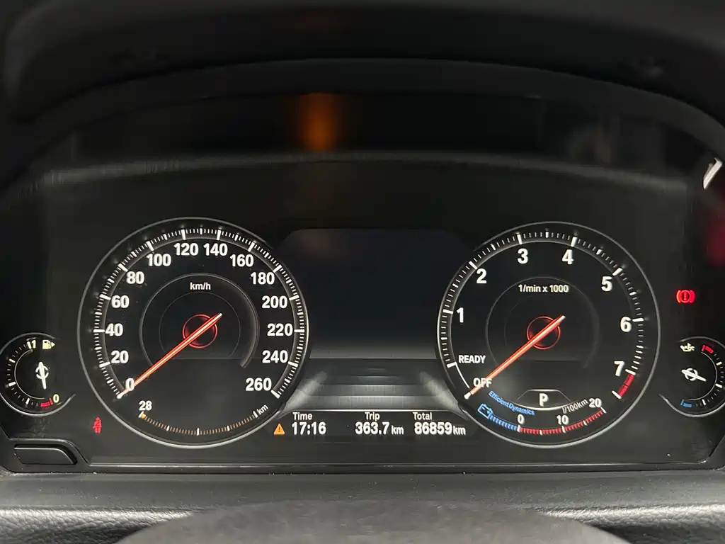 BMW 3 Series 2019 — фото 11