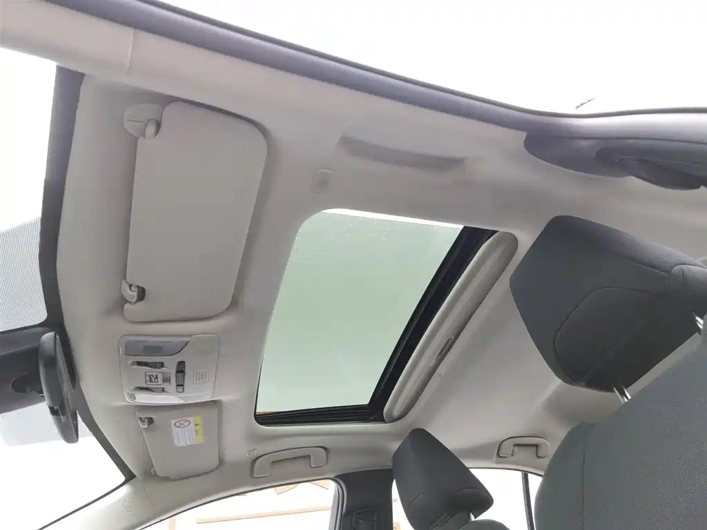 Toyota Corolla 2023 — фото 14