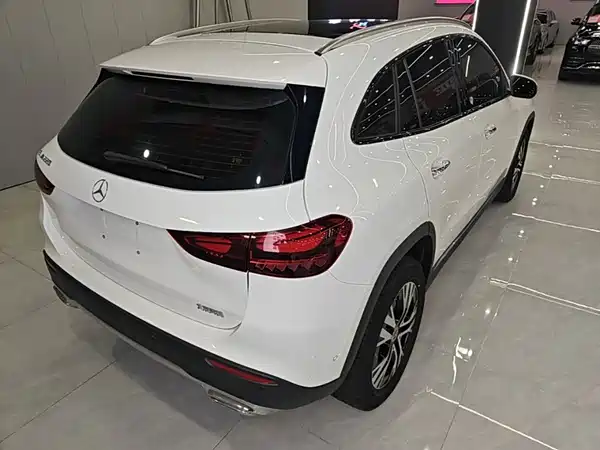 Mercedes-Benz GLA 2024