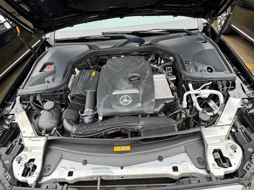 Mercedes-Benz E-Class 2019 — фото 17