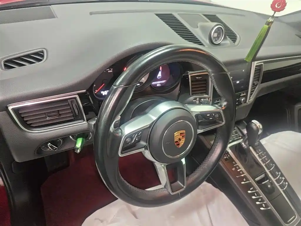 Porsche Macan 2018 — фото 10