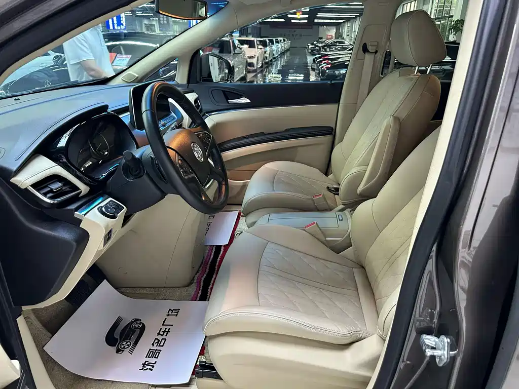 Buick GL8 2023