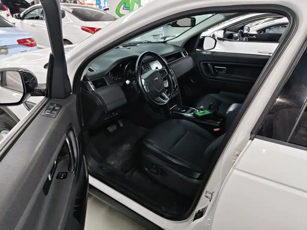 Land Rover Discovery Sport 2019 — фото 12
