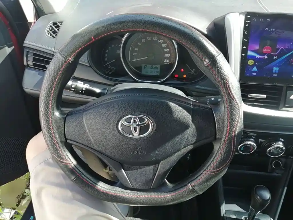 Toyota Yaris L 2020 — фото 11