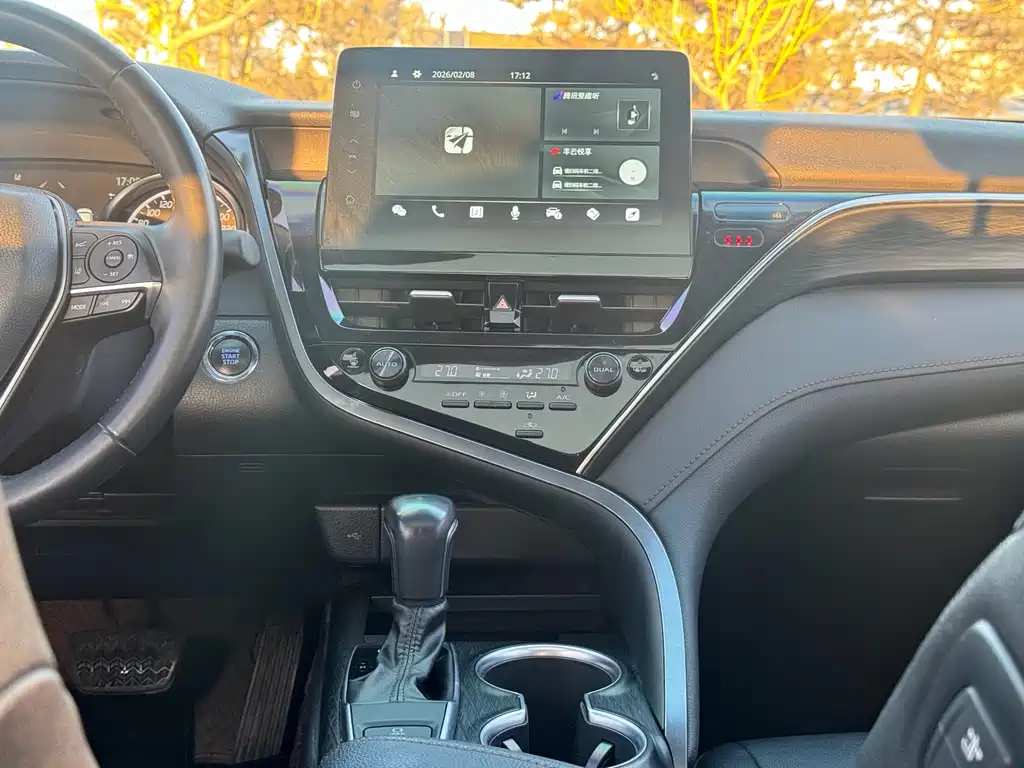 Toyota Camry 2021 — фото 13