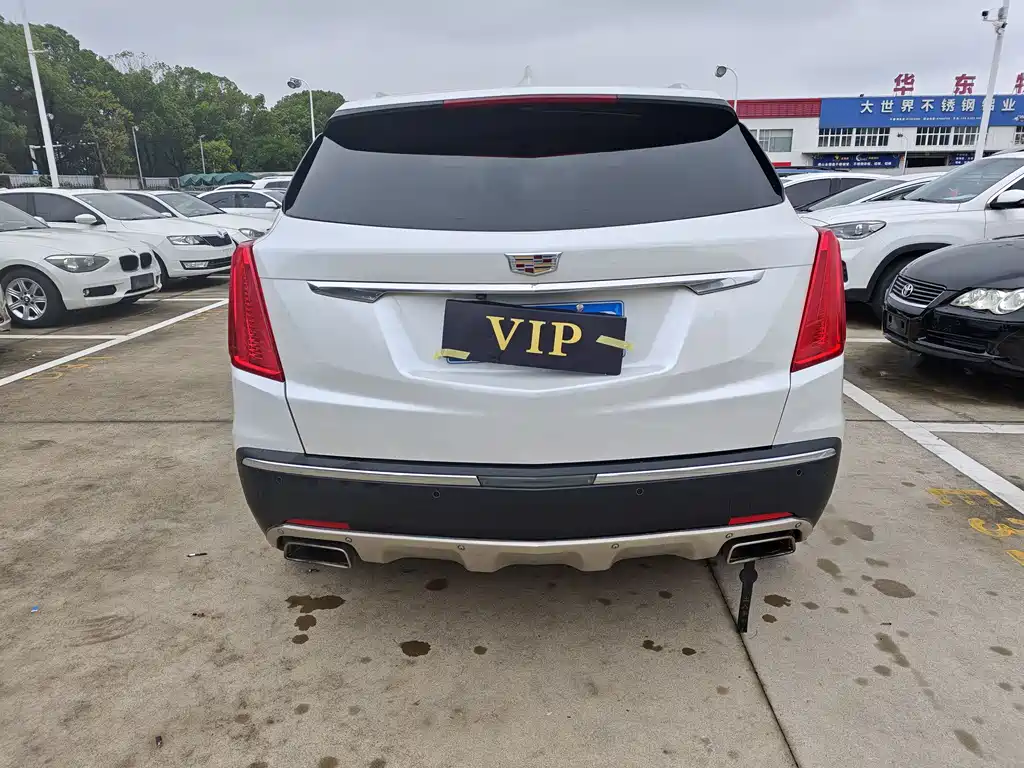 Cadillac XT5 2017 — фото 17