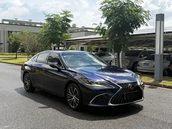Lexus ES 2021