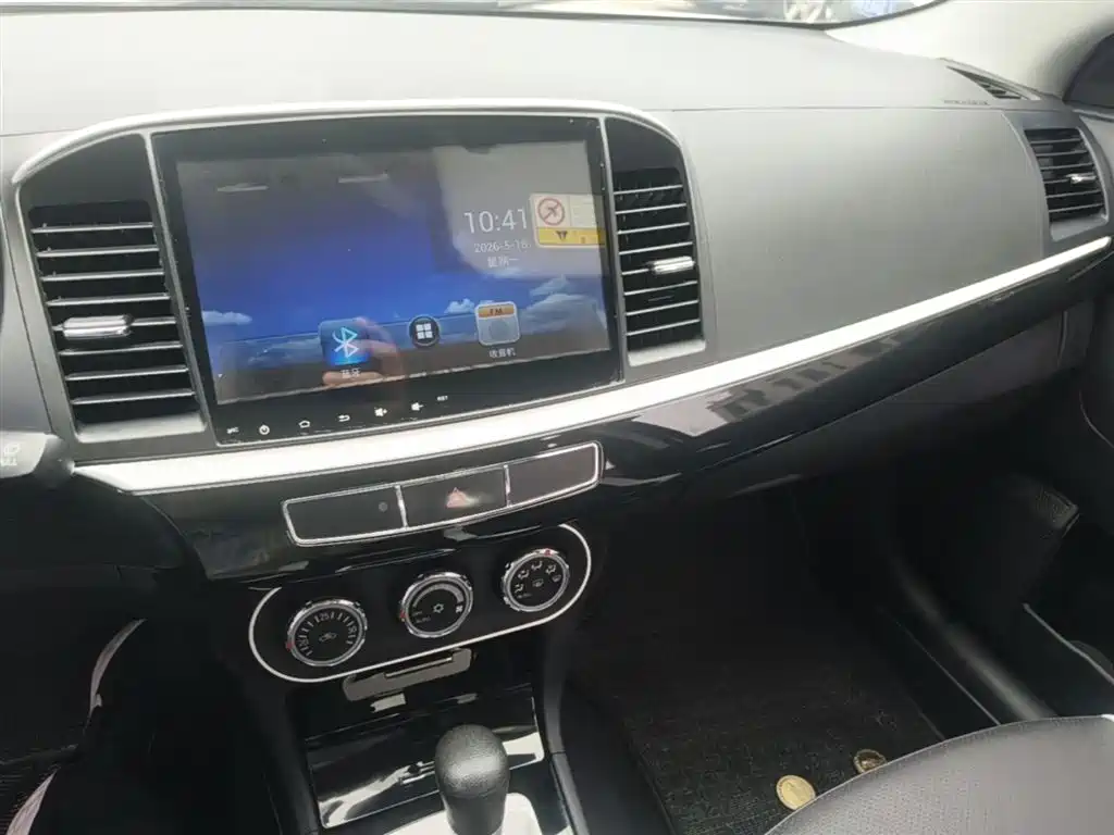 Mitsubishi Lancer EX 2017 — фото 13