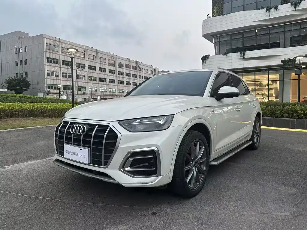 Audi Q5L 2023 — фото 1