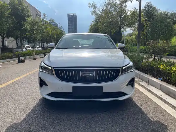 Geely Emgrand 2022