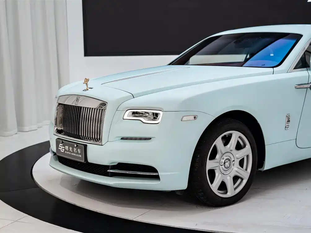 Rolls-Royce Phantom 2017 — фото 17