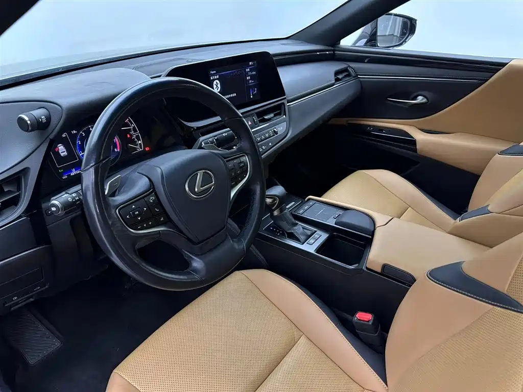 Lexus ES 2022 — фото 17