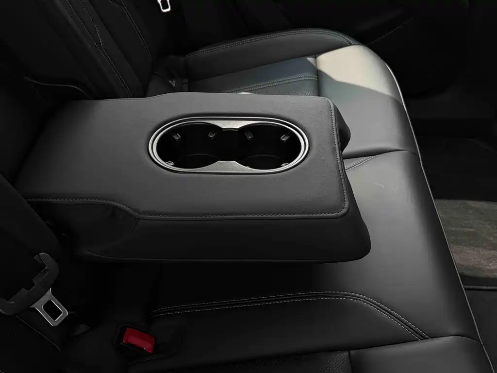 Audi Q4 E-Tron 2025 — фото 14
