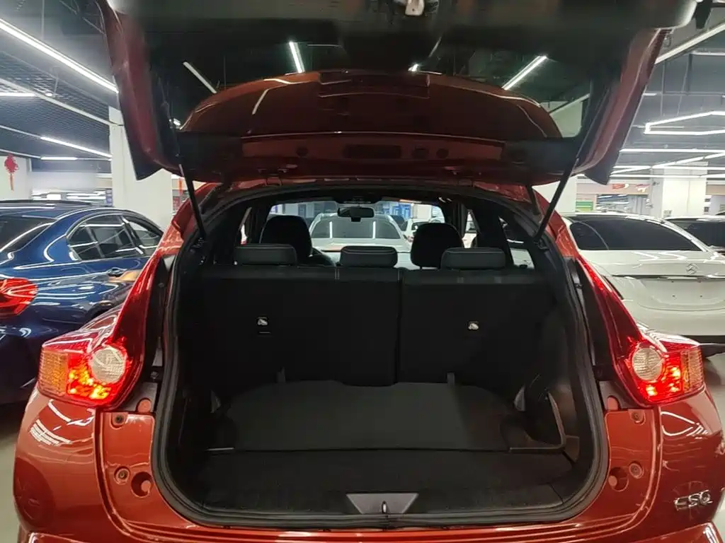 Infiniti ESQ 2019 — фото 19