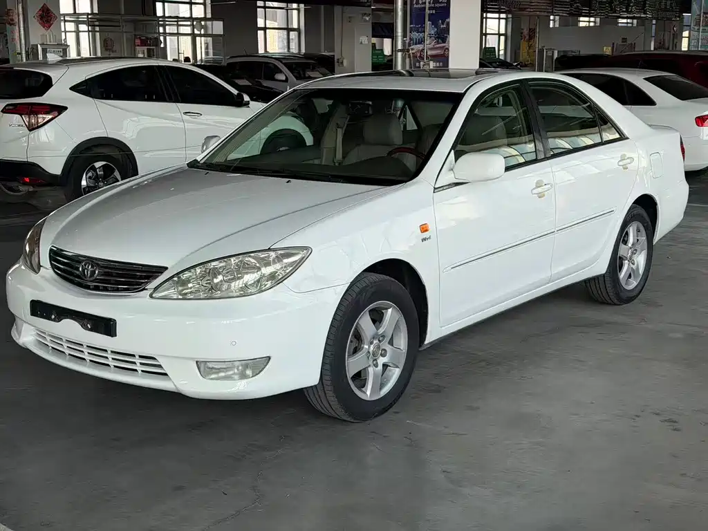 Toyota Camry 2005 — фото 1
