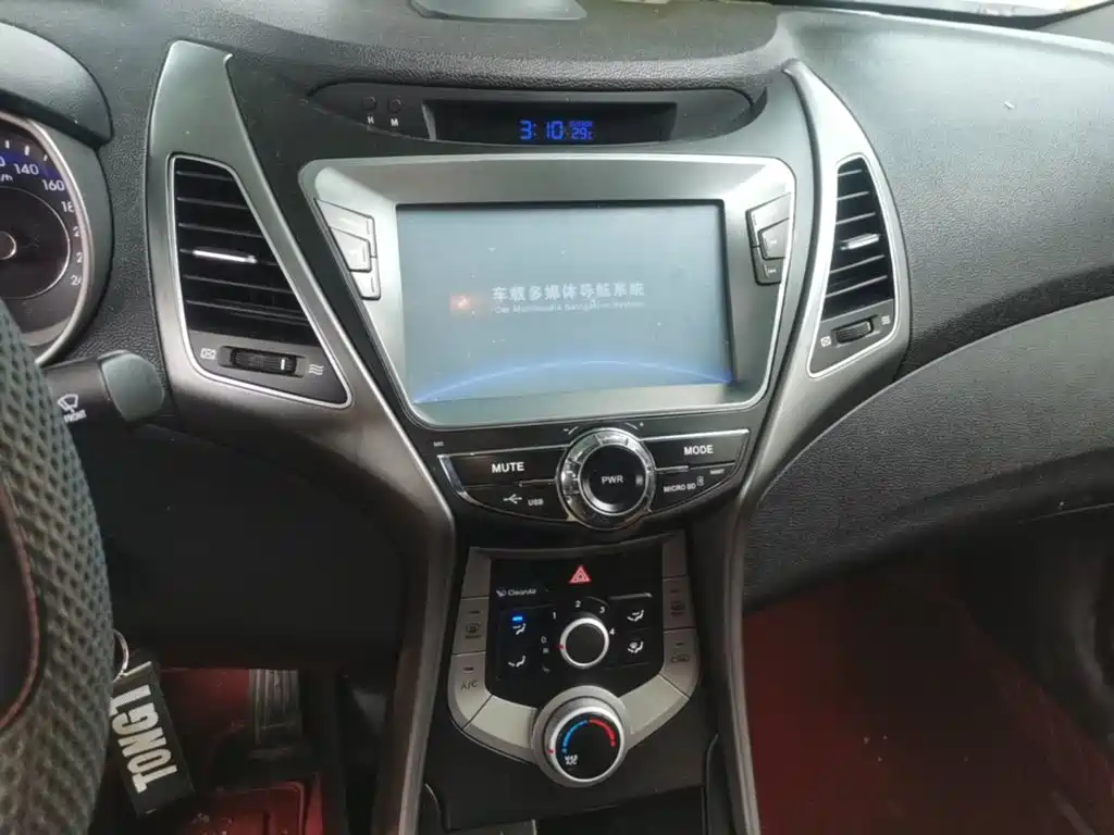 Hyundai Elantra Langdong 2017 — фото 13