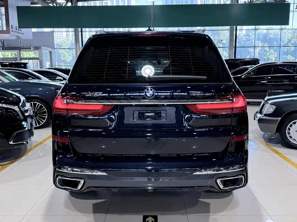 BMW X7 2023 — фото 20