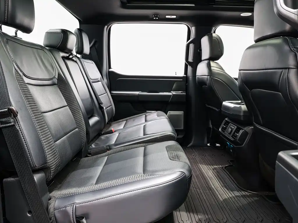 Ford F-150 Raptor 2023 — фото 11