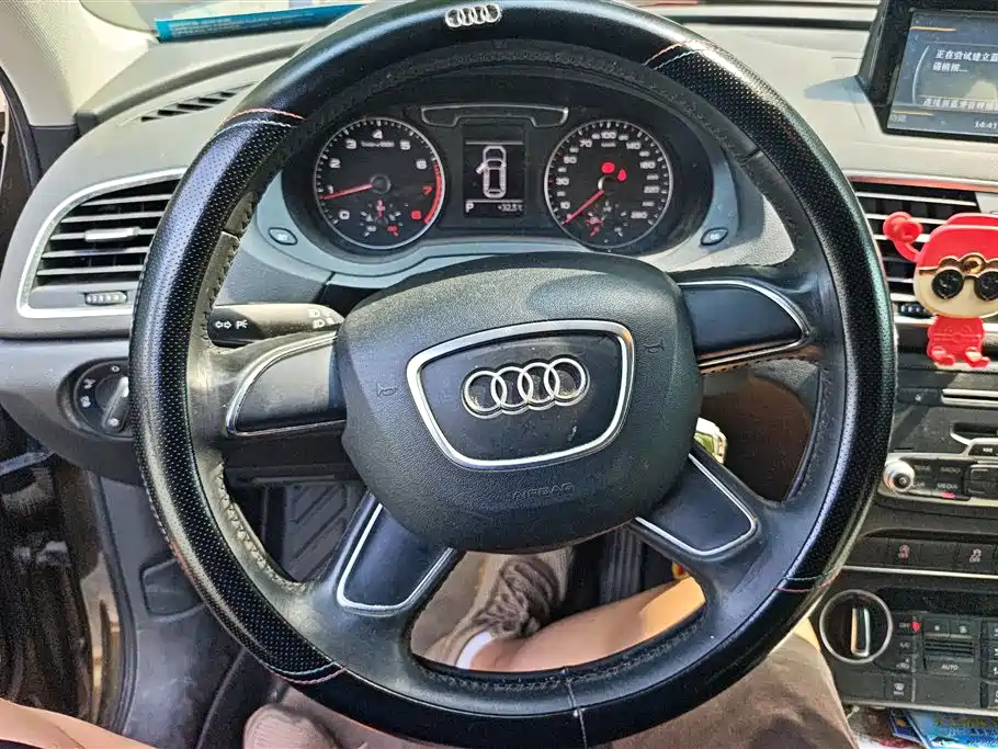 Audi Q3 2016 — фото 15