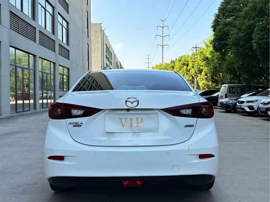 Mazda 3 Axela 2015 — фото 14
