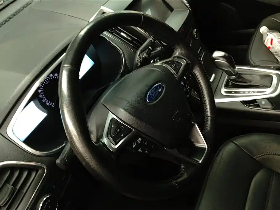 Ford Edge 2018 — фото 14