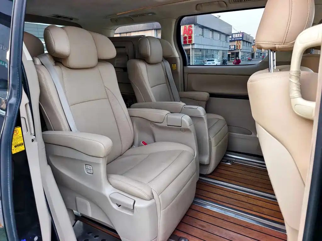 Toyota Alphard 2011 — фото 9