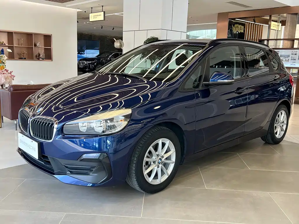 BMW 2 Series Station Wagon 2019 — фото 1