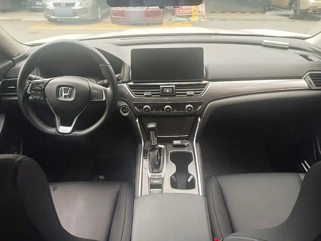 Honda Accord 2021 — фото 10
