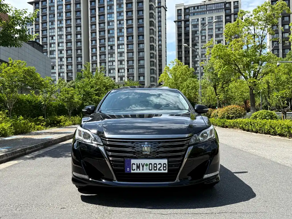 Toyota Crown 2018 — фото 2