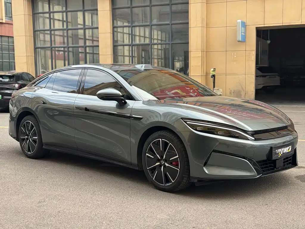 BYD Han L 2025