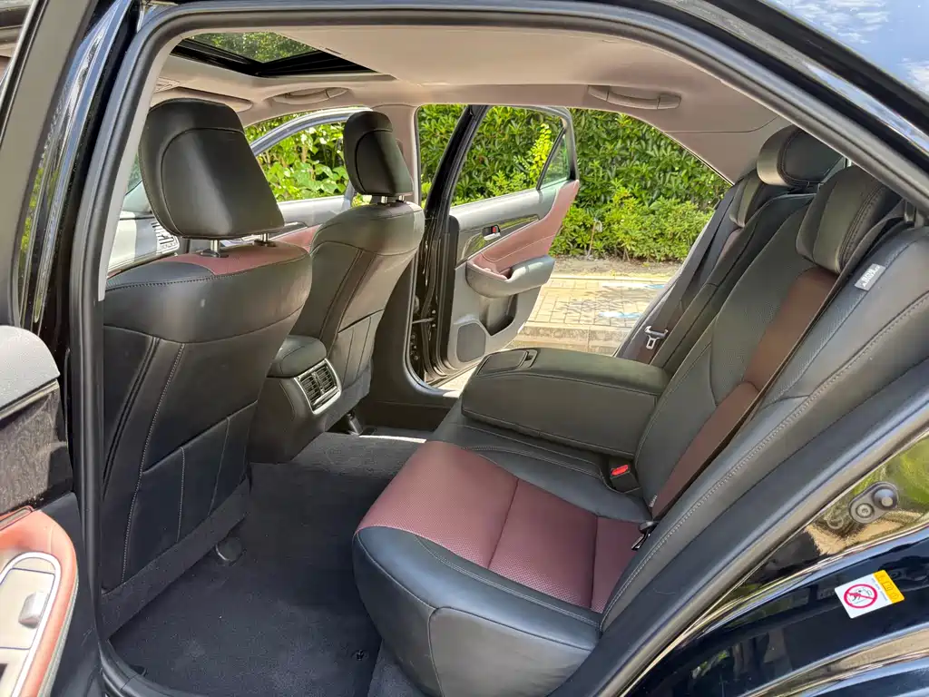 Toyota Crown 2018 — фото 11