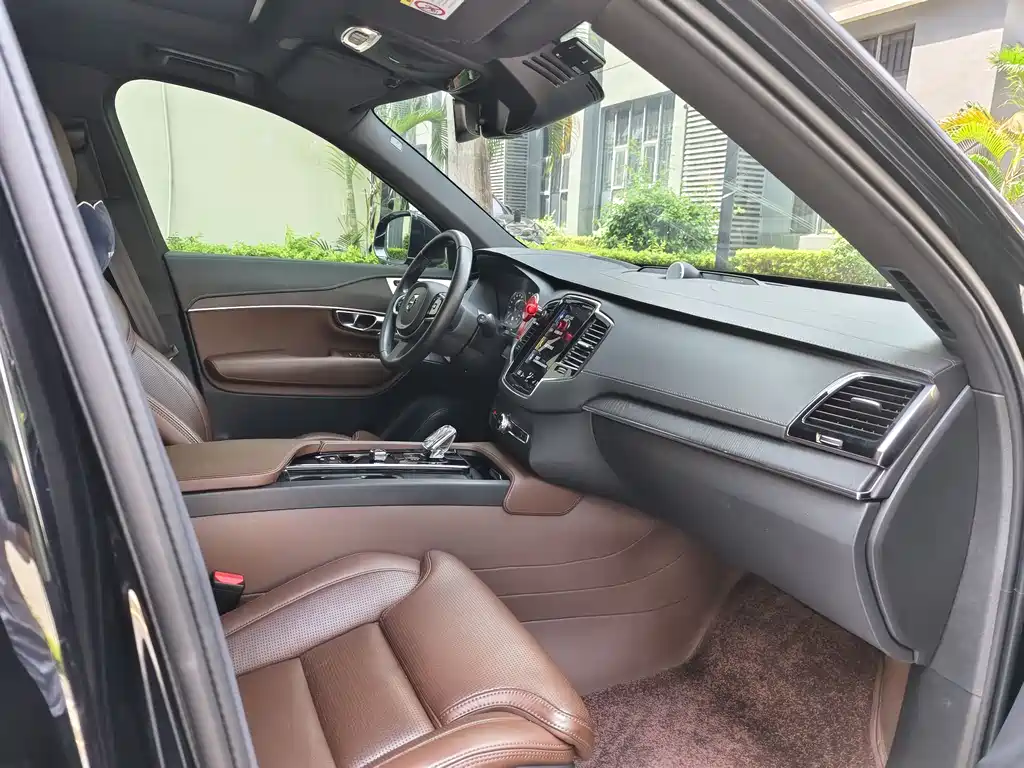 Volvo XC90 2021