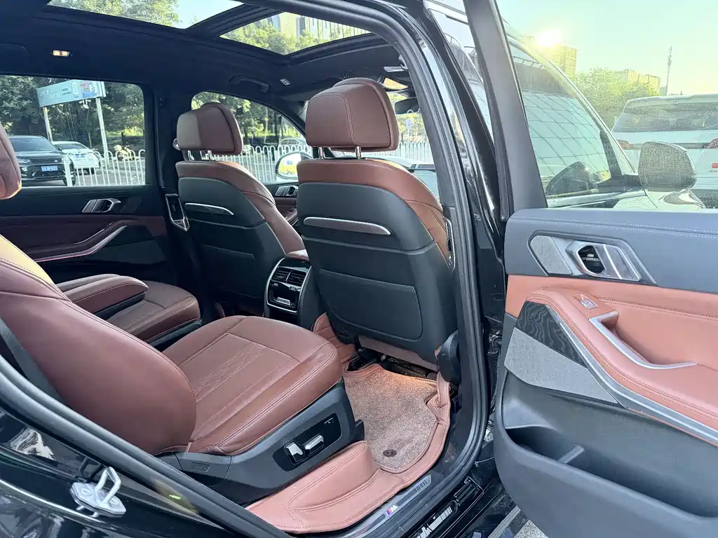 BMW X7 2022 — фото 15