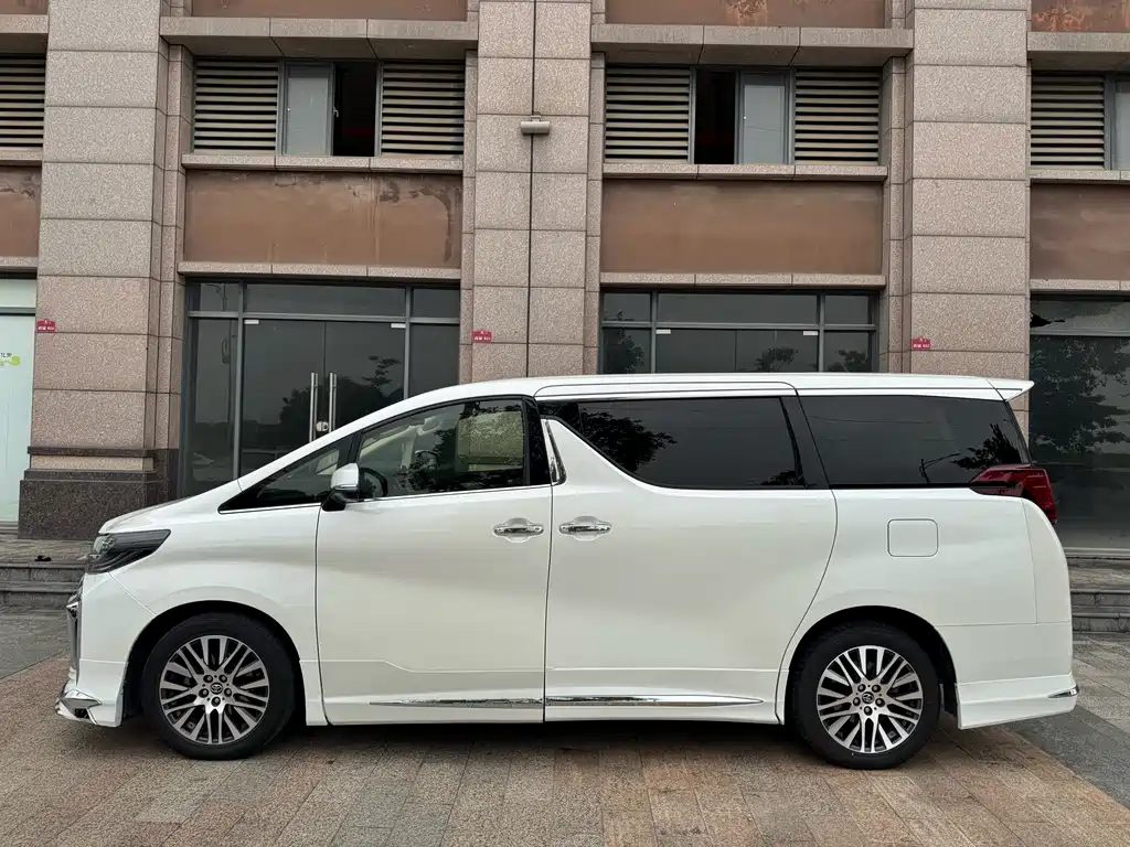 Toyota Alphard 2016