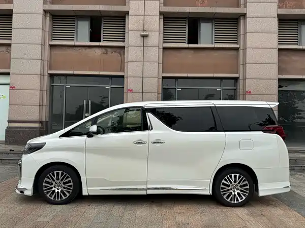 Toyota Alphard 2016