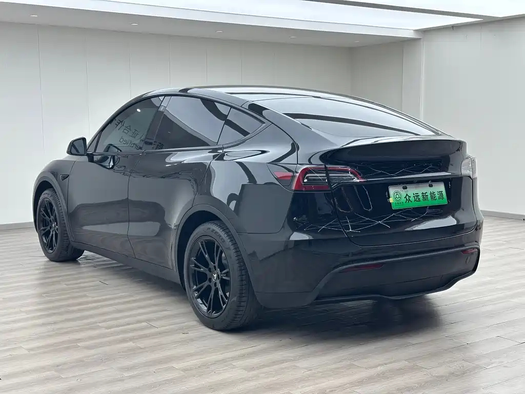 Tesla Model Y 2023 — фото 28