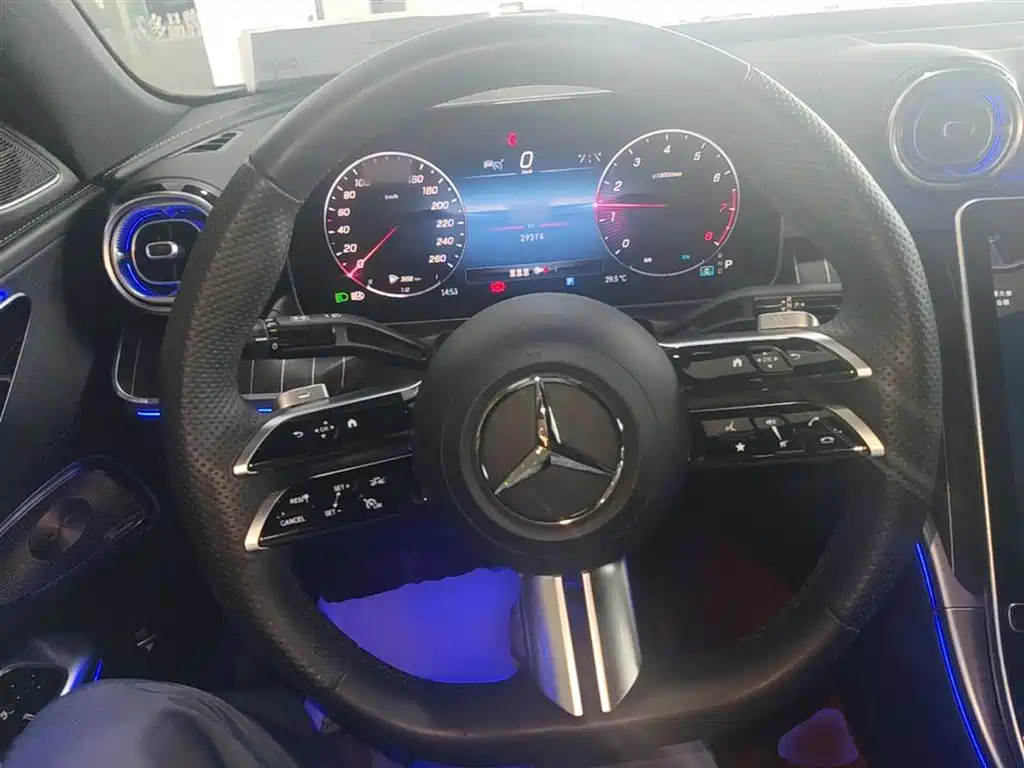 Mercedes-Benz C-Class 2023 — фото 11