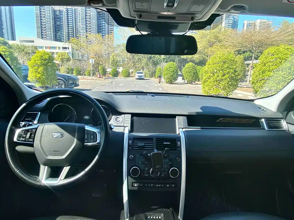 Land Rover Discovery Sport 2018 — фото 20