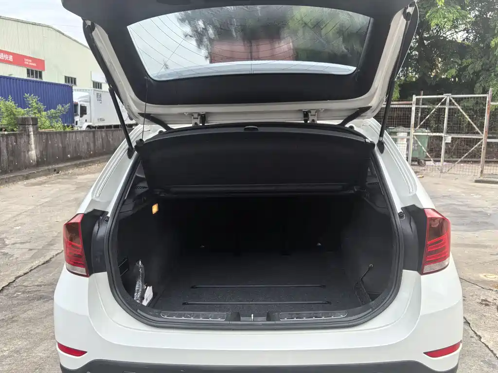 BMW X1 2015 — фото 15