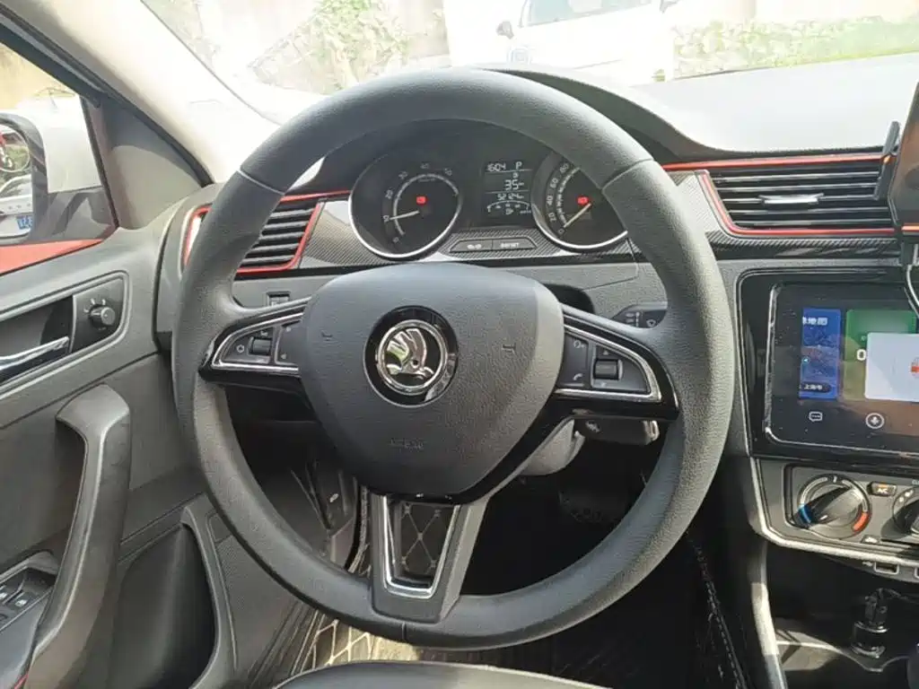 Skoda Rapid Spaceback 2020 — фото 11