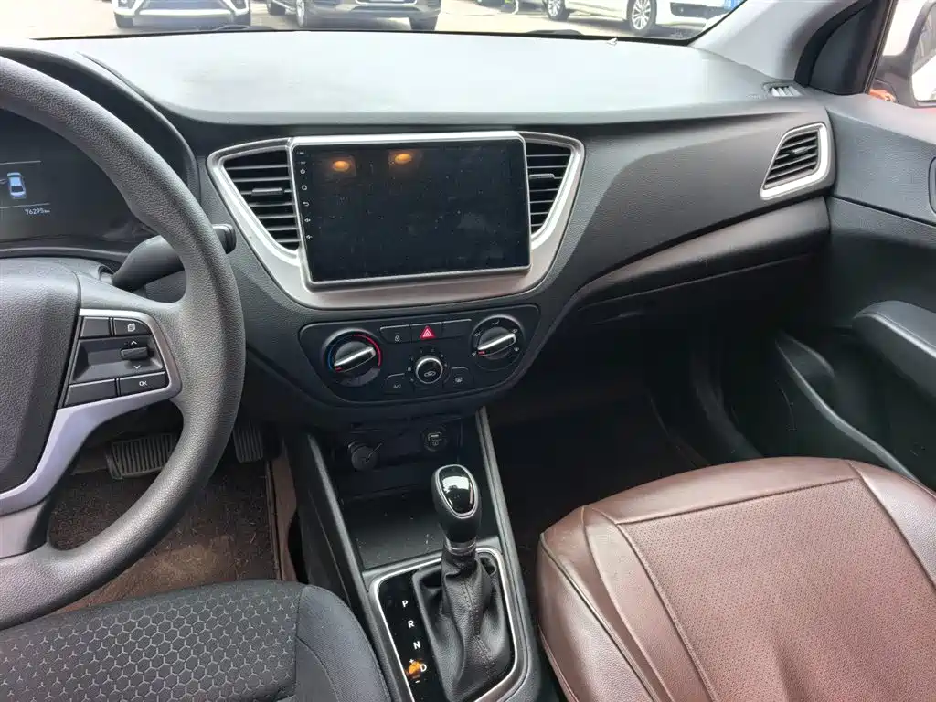 Hyundai Verna 2020 — фото 12
