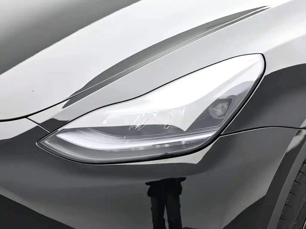 Tesla Model Y 2022 — фото 10