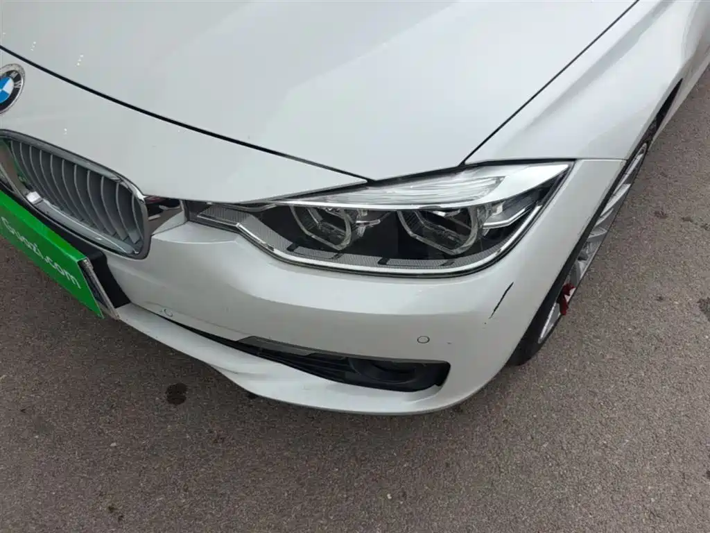 BMW 3 Series 2018 — фото 24